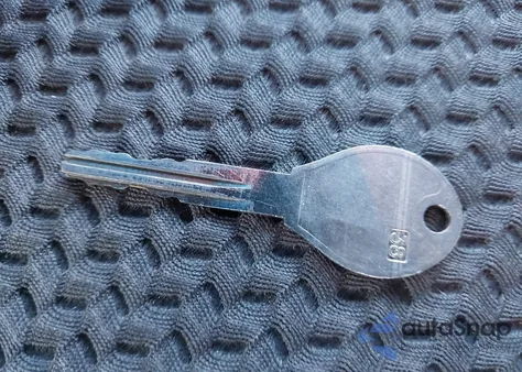 2005 Nissan Frontier Se from USA, damaged, VIN 1N6AD06W95C450124